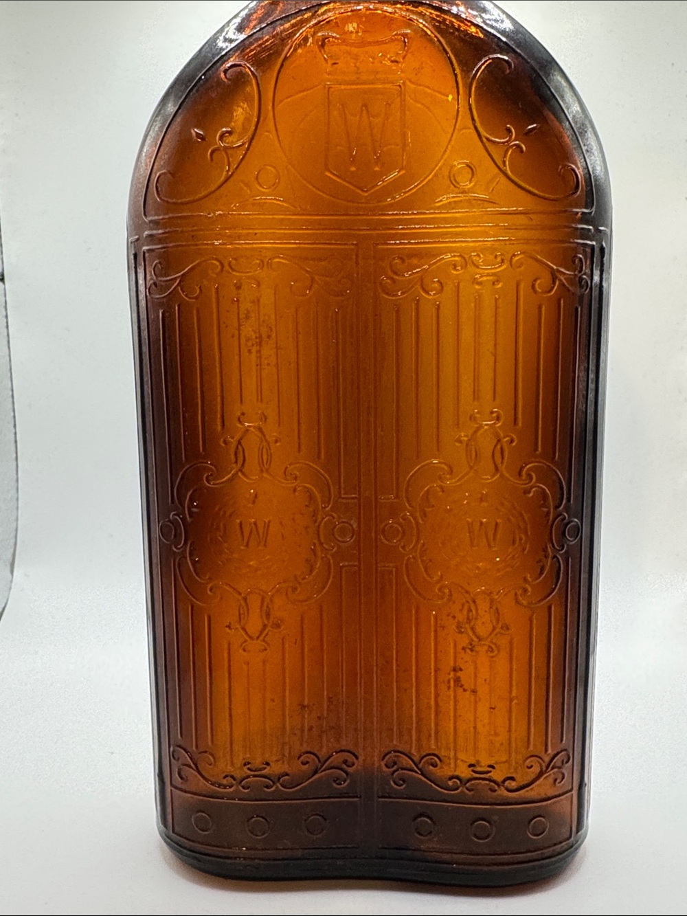 Hiram Walker & Sons Amber 25oz Whiskey Bottle, Walkerville, Canada - Picture 9 of 16
